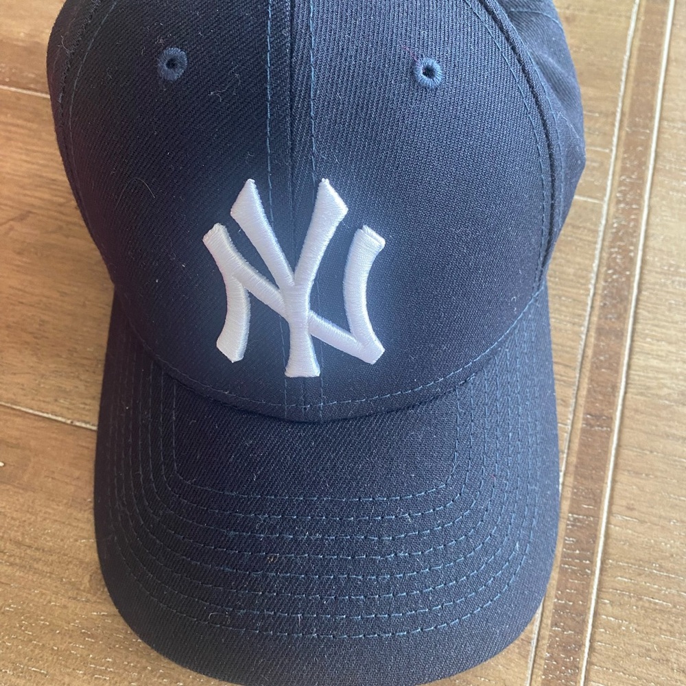New York Yankees Navy Blue Cap